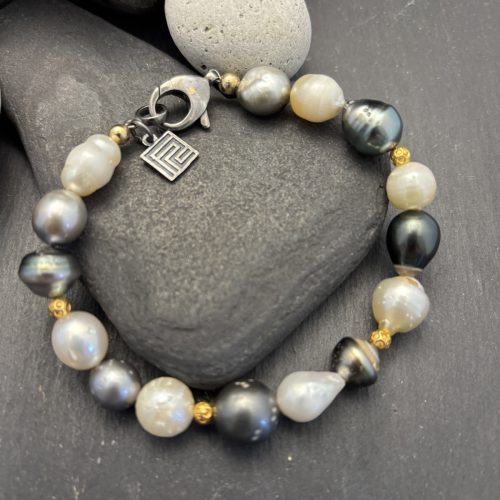 Tahitian Pearl and 18KT Gold Necklace Tahitian Pearl and 18KT Gold Necklace